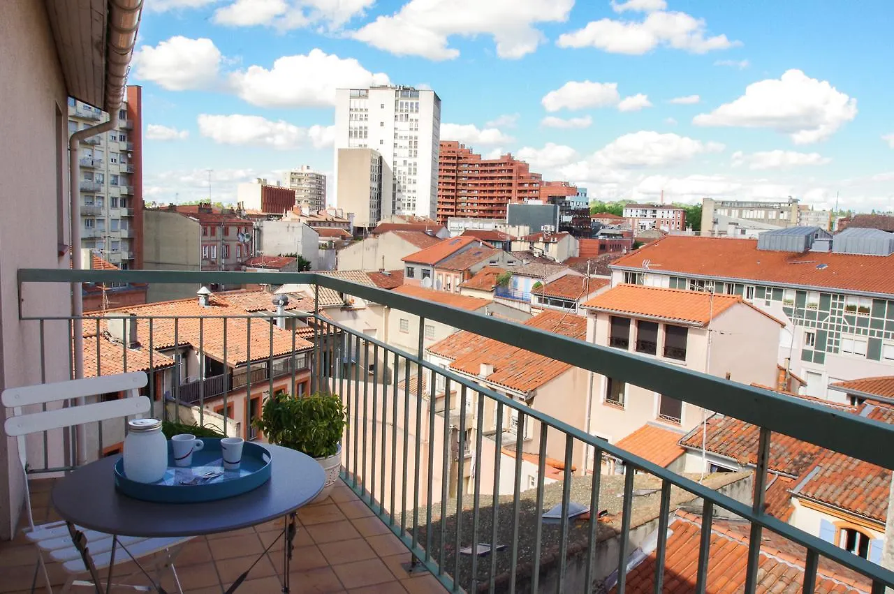 Castellane - 40 M2 Avec Balcon Et Parking contacts